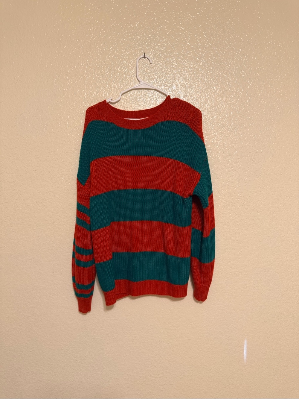 Women’s Crewneck Sweater in Red and Green Stripes Boutique